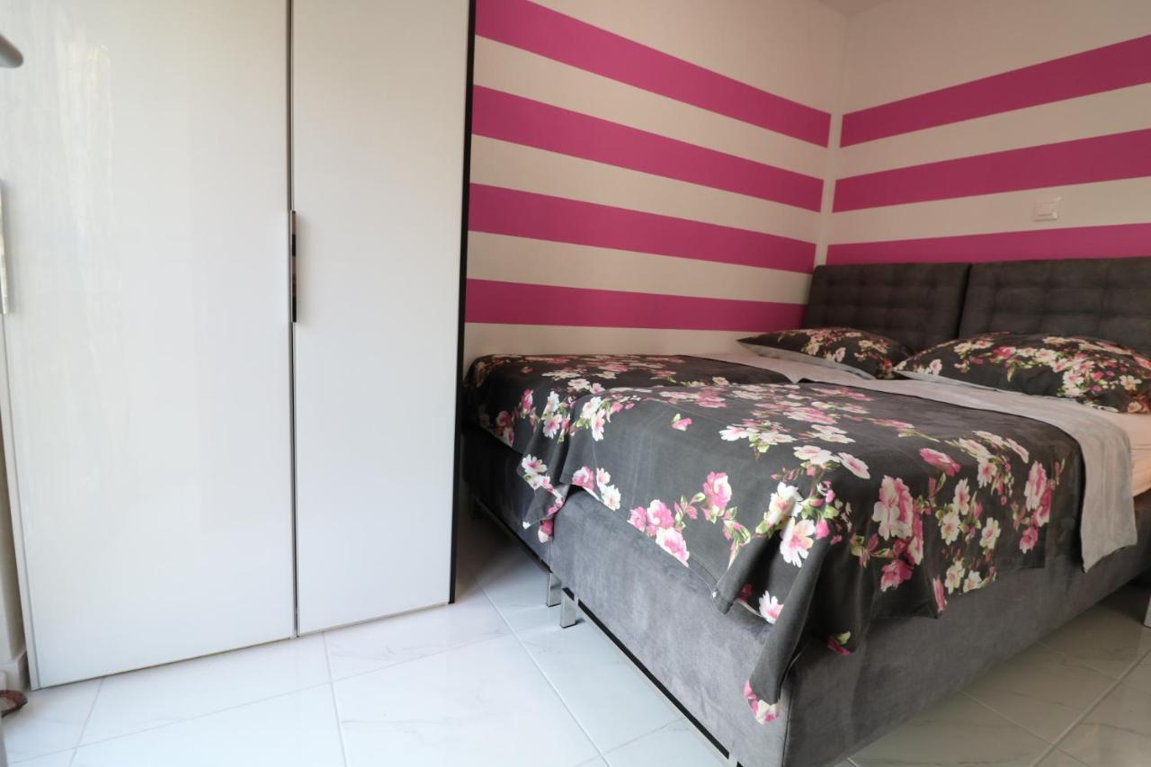 Sneky Apartment Pula Luaran gambar