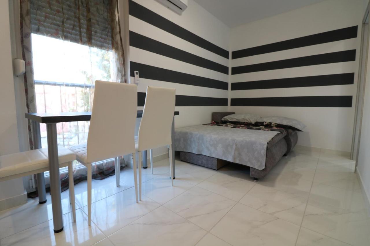 Sneky Apartment Pula Luaran gambar