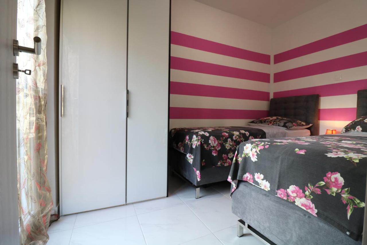 Sneky Apartment Pula Luaran gambar