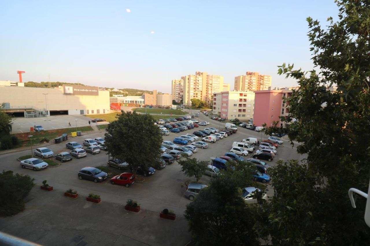 Sneky Apartment Pula Luaran gambar