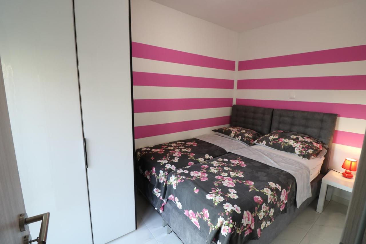 Sneky Apartment Pula Luaran gambar